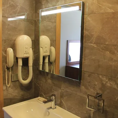 Hotel Ala Avsa 3*